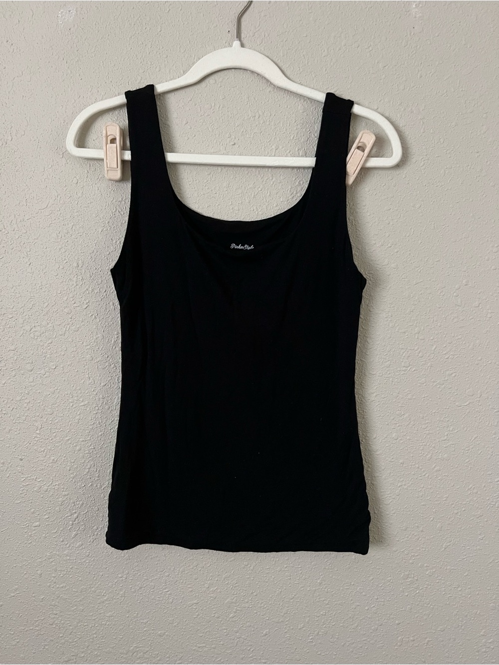 Pinkmsytle Black Scoop Neck Tank Top